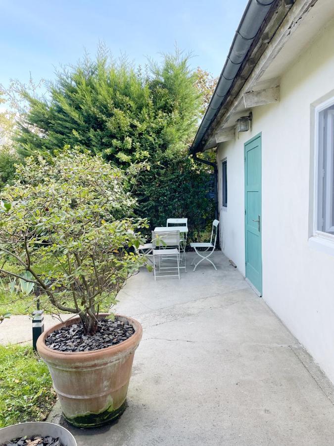 Maisonnette Dans Jardin Partage Bois-Colombes Exterior foto